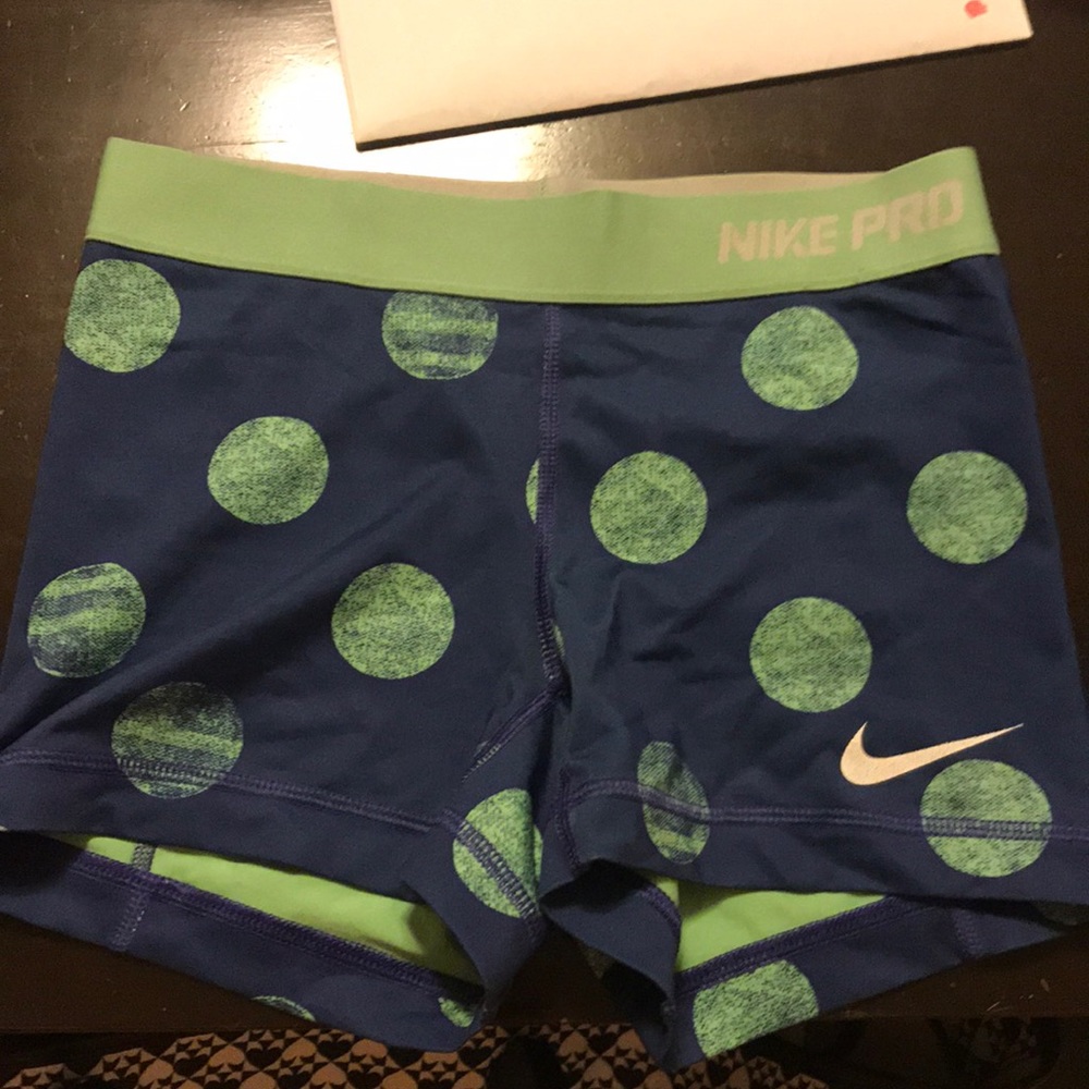 Limited edition Nike pro polka dot spandex